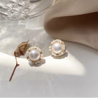 Khuyên tròn ngọc trắng sang trọng