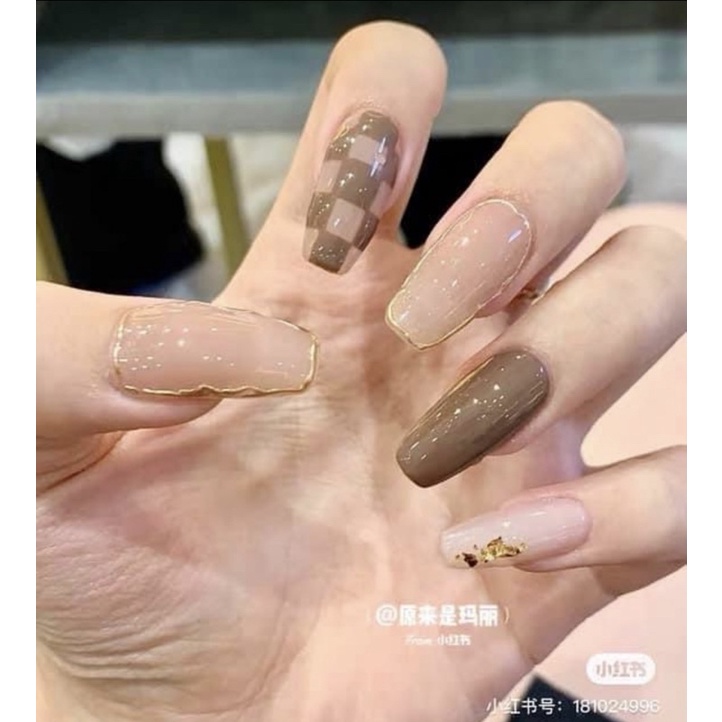 Nailbox kẻ caro viền dát vàng
