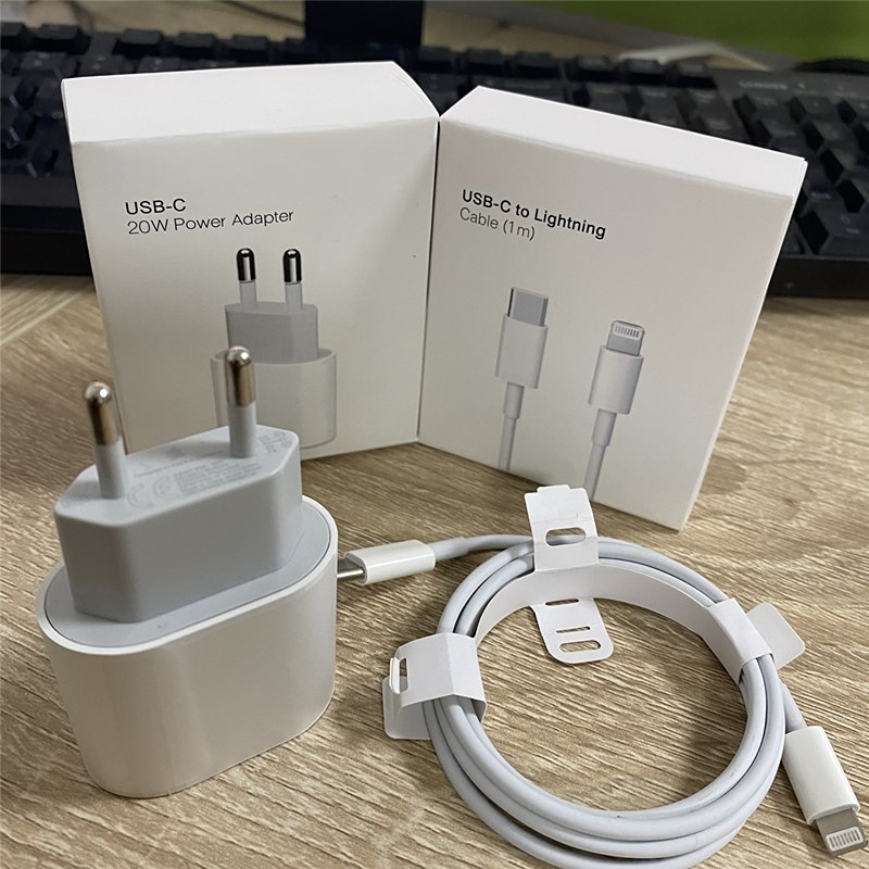 Bộ sạc nhanh PD 20W USB-C sang Lightning hỗ trợ công suất tối đa phù hợp cho iPhone 12/13 (có bán lẻ củ sạc/ cáp riêng)