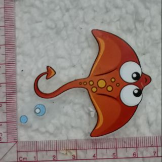 Hình ủi nhiệt lên vải hình con cá đuối đỏ cam kt 6*7