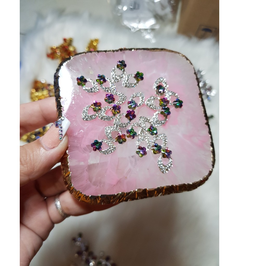 Đá khối gắn charm móng trang trí nghệ thuật 1 viên