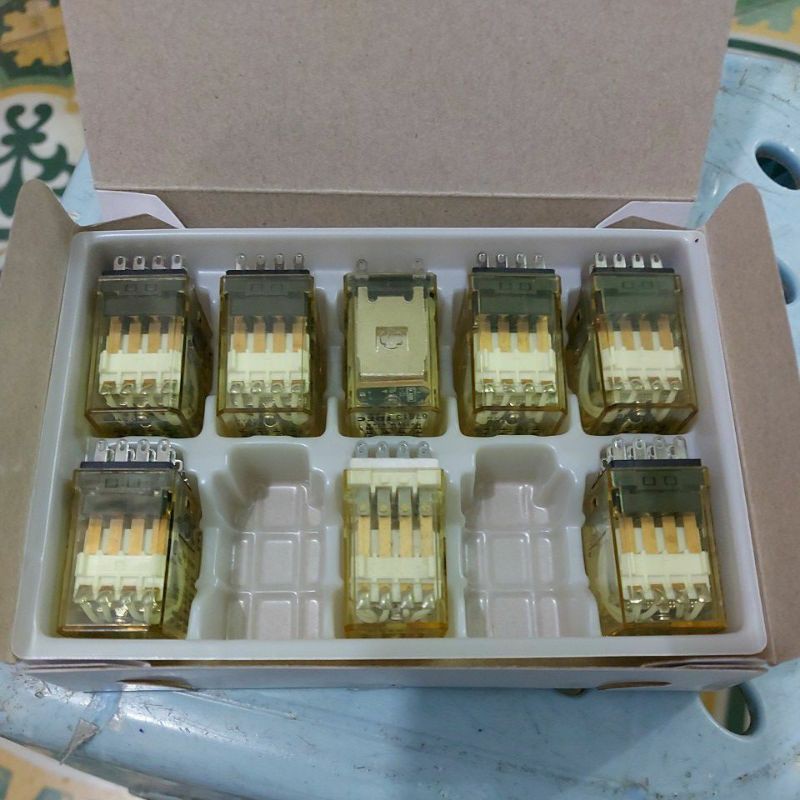Rơ le trung gian IDEC 14 chân RY4S-UL 12V 24V 220V