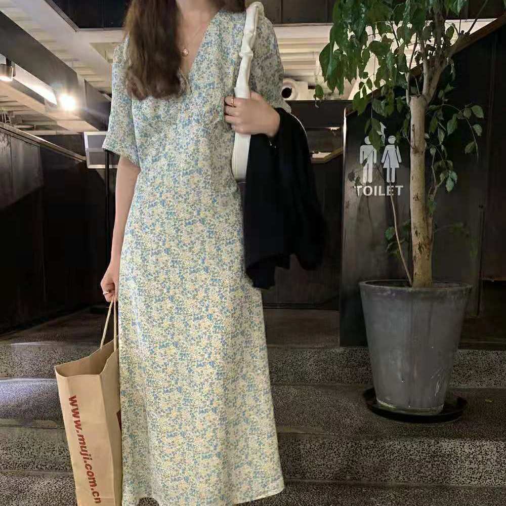 Đầm chiffon chữ A cổ chữ V họa tiết hoa phong cách Hàn Quốc