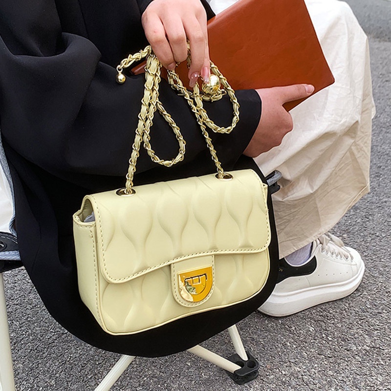 Túi đeo vai Ielgy họa tiết hình thoi thiết kế phối dây chuỗi cá tính dành cho nữ