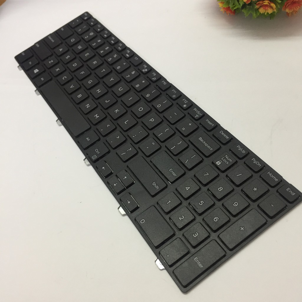 Bàn phím Laptop Dell Vostro 15 3000 Series và Dell Vostro 15 5000 Series có đèn leg hỗ trợ dùng ban đêm