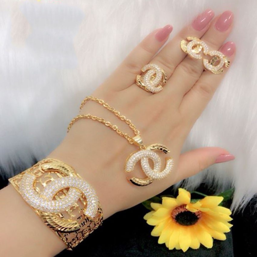 Bộ trang sức dự tiệc sang chảnh