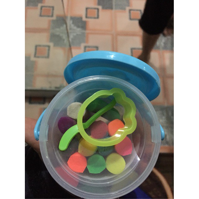 Đất nặn xô, sở hữu khuôn nặn 12 màu