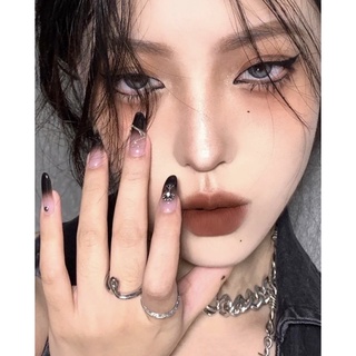 Nailbox omber đen dây xích charm kim loại