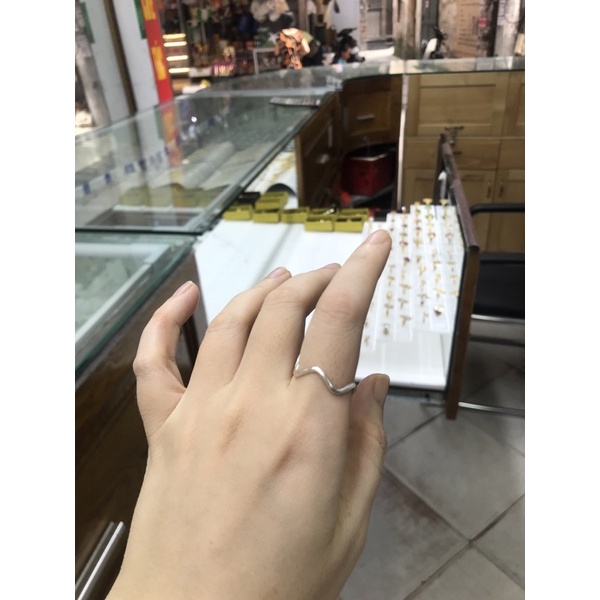 Nhẫn zic zac vương miện bi bạc ta