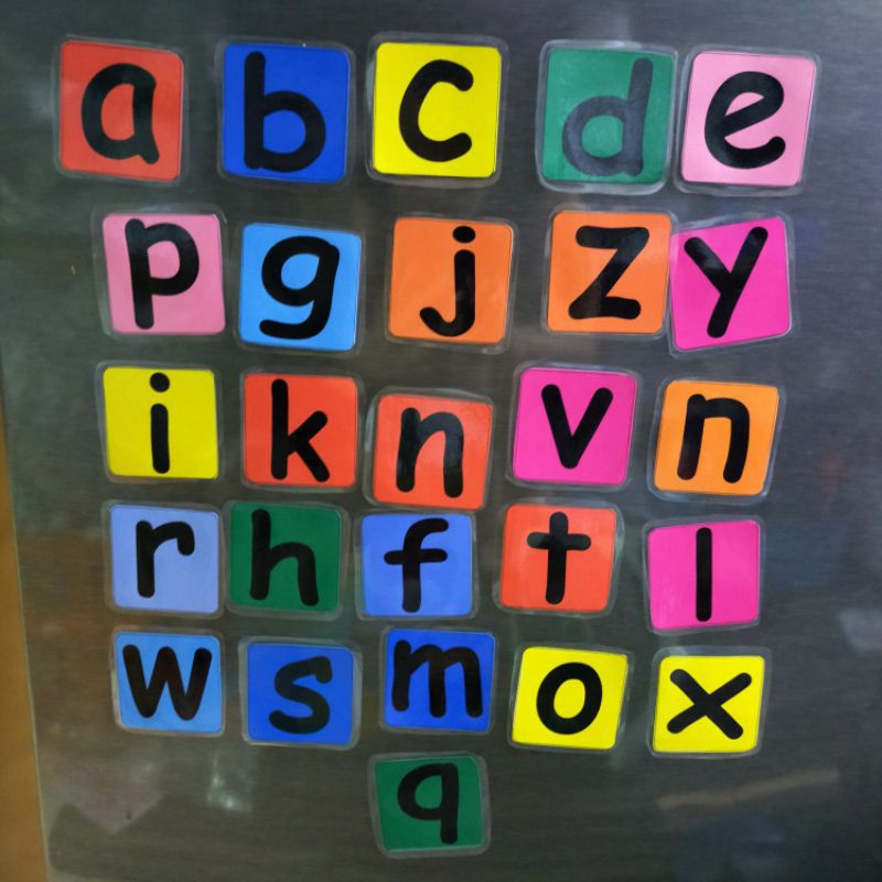 Bộ 26 Chữ Cái Tiếng Anh Nam Châm Ép Plastic (Cao 6cm)
