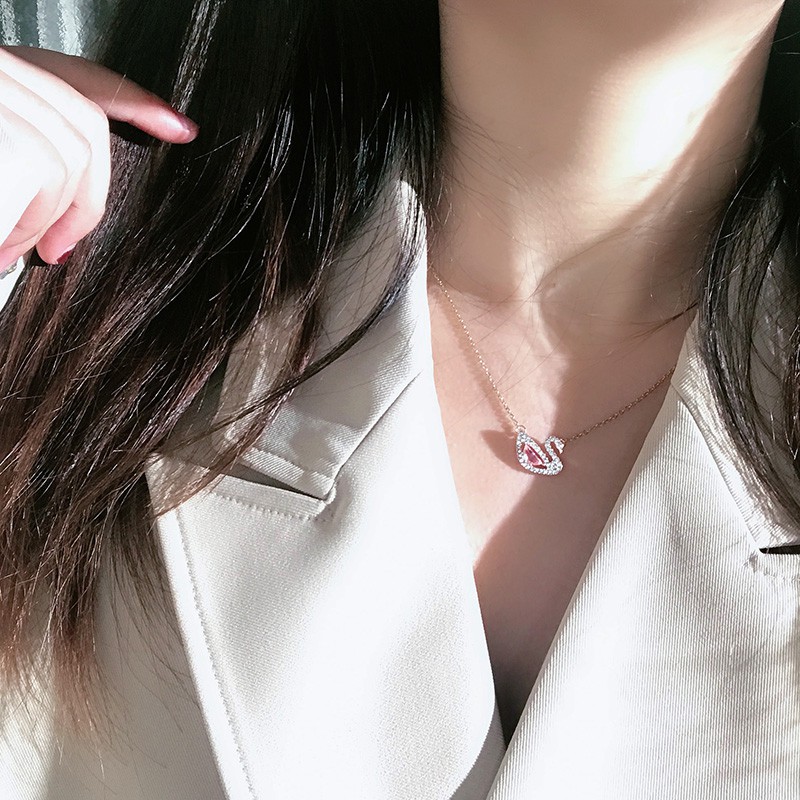 Vòng cổ Mạ Vàng Hồng 18k Mặt Hình Thiên Nga Đính Pha Lê Hồng Phong Cách Hàn Quốc