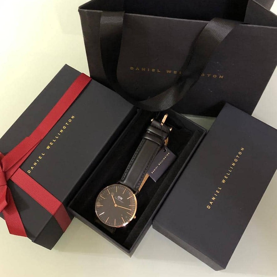 Đồng Hồ Dây Da Màu Đen D./.W CLASSIC SHEFFIELD Đủ Size Cho Nam Và Nữ