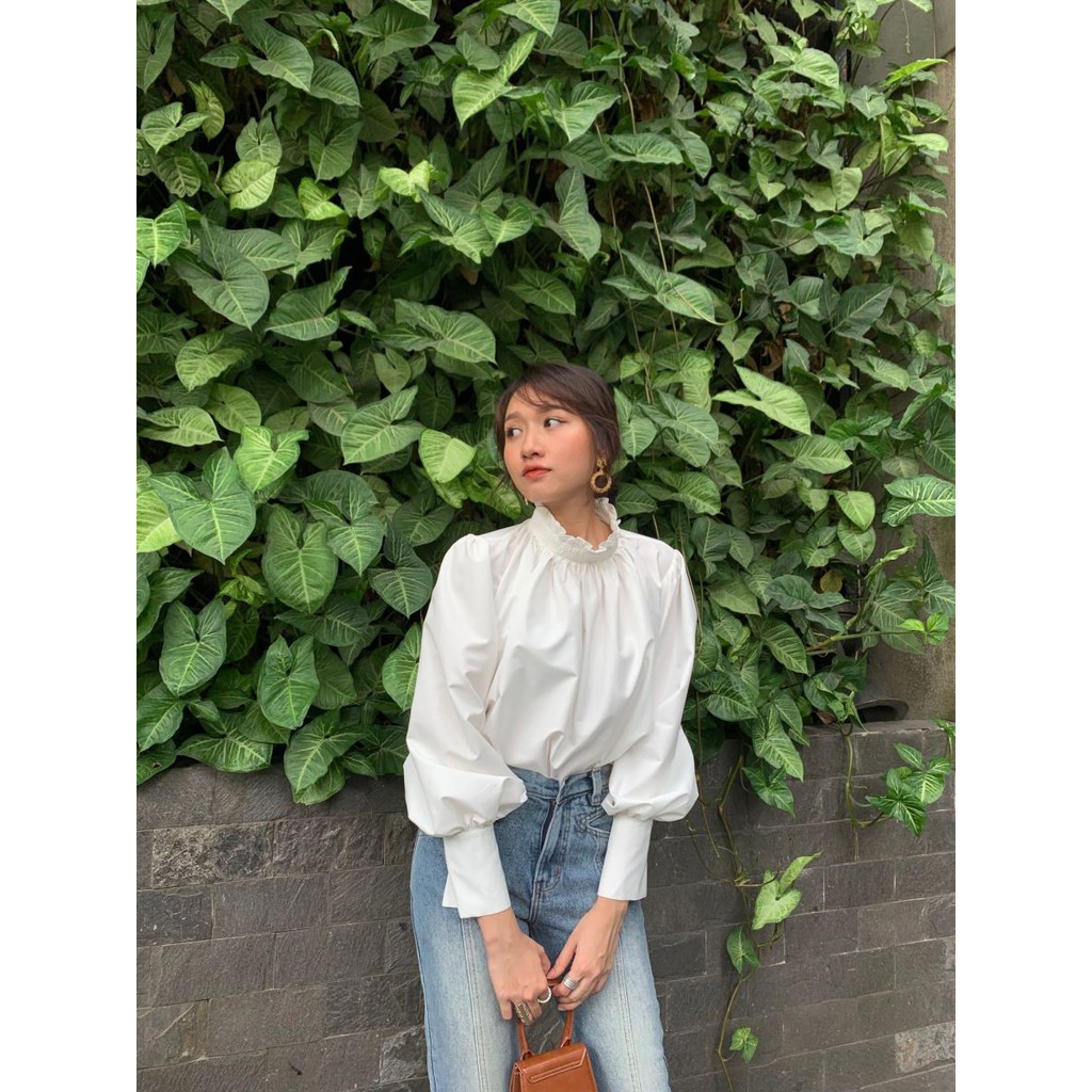 Áo Lụa Tay Dài Cổ Lọ Trendy (TRẮNG)