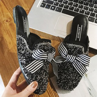 Sục mũi vuông đính nơ