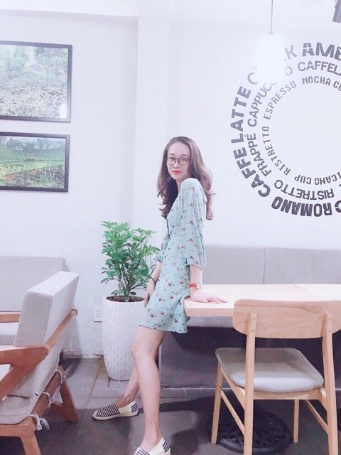 Đầm Bông Cổ Vuông Nút Bọc