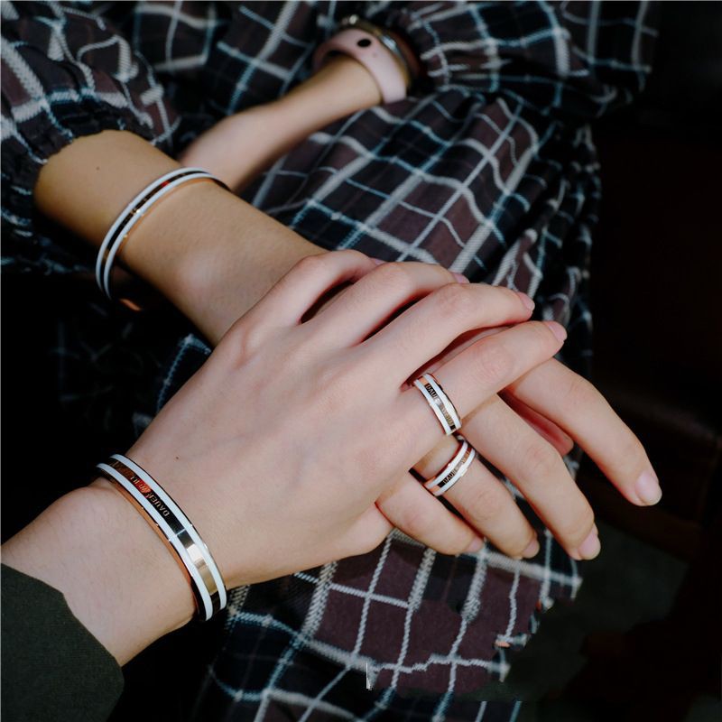 Vòng Cuff ver2 Titan không sét,không đen