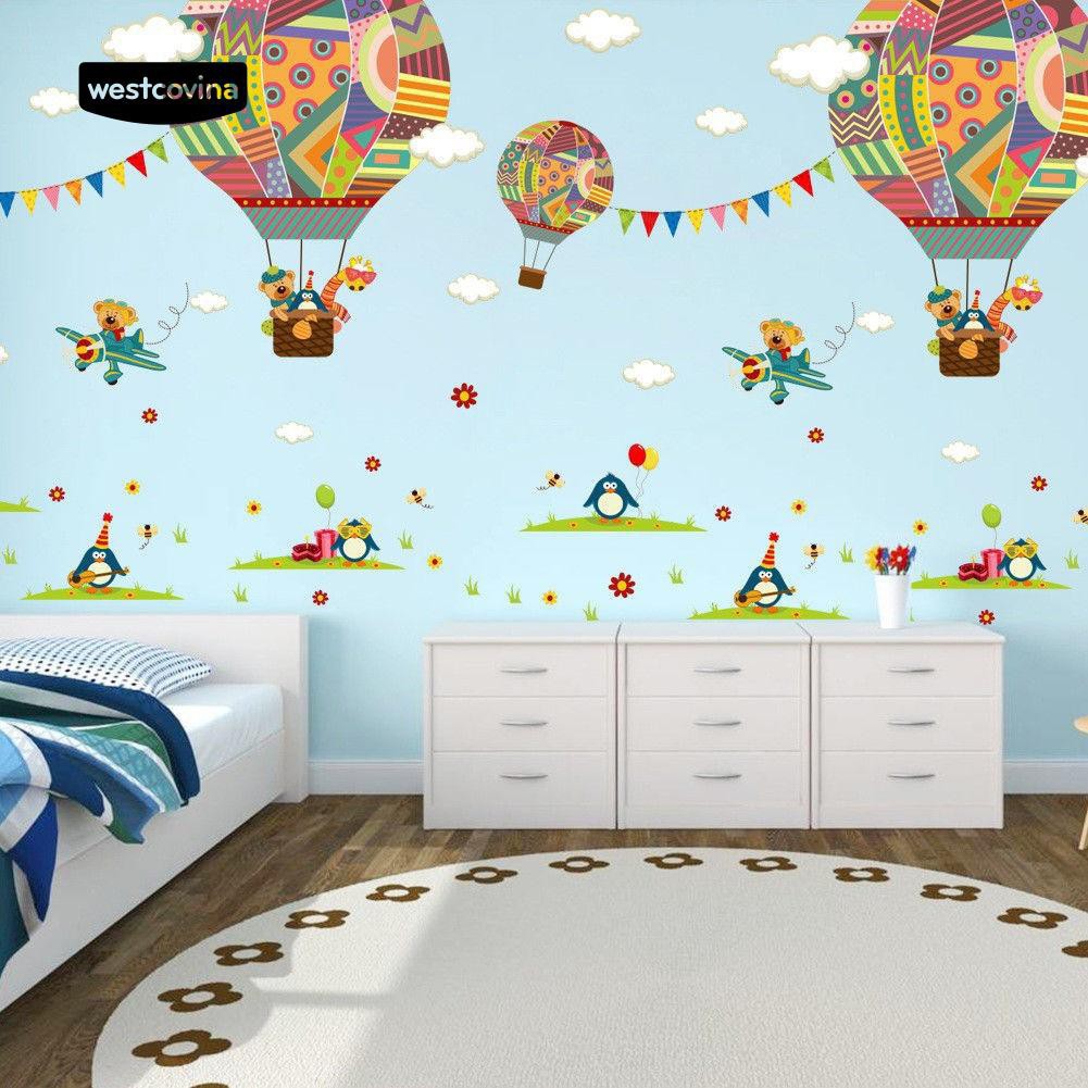 Miếng dán tường trang trí hình những khinh khí cầu dễ thương