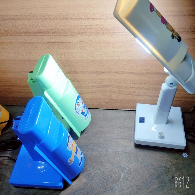Đèn bàn học Nhiều màu sắc với bóng led trụ đời mới
