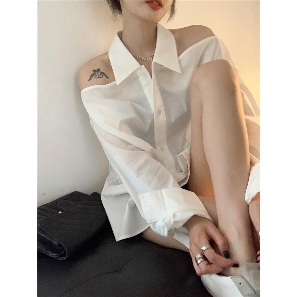 ┅Áo sơ mi trắng dáng rộng hở vai thiết kế trẻ trung cho nữ