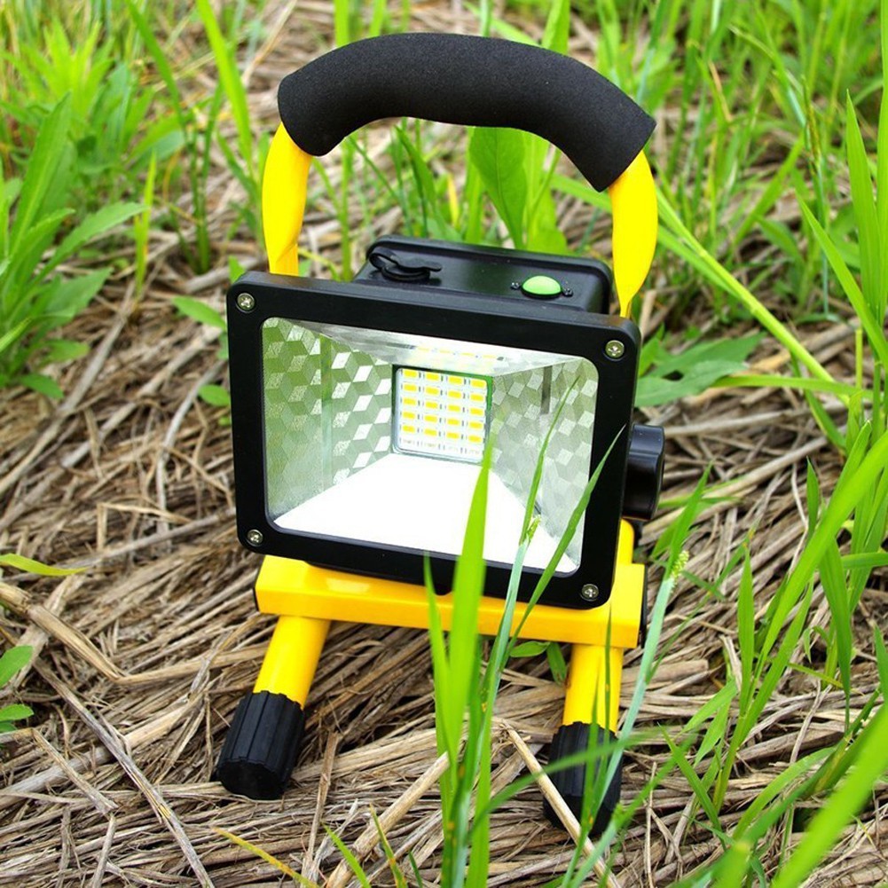 Đèn pha chiếu xa 24 bóng LED có thể sạc lại kèm bộ sạc