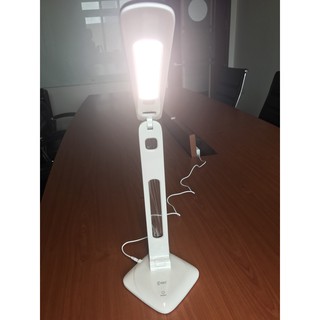 ĐÈN BÀN LED CẢM ỨNG COMET CT181B