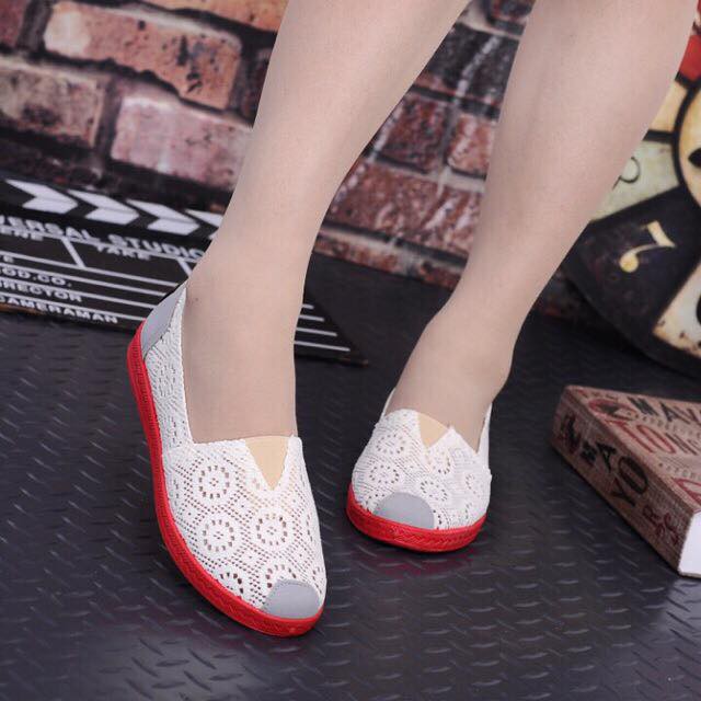 GIÀY REN ĐẾ ĐỎ