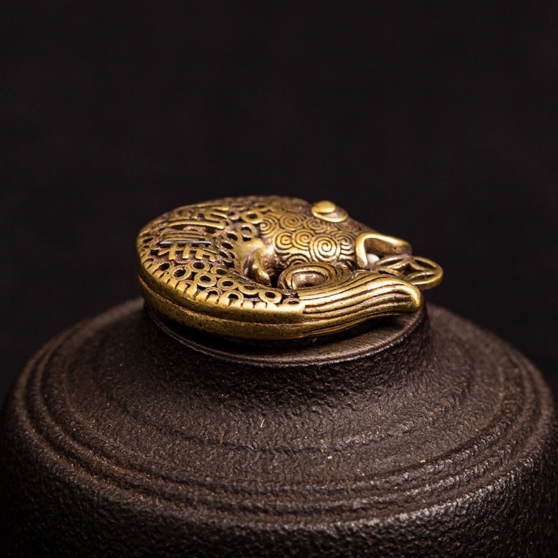 Mặt dây móc khóa hình cá bằng đồng thau kiểu dáng cổ điển