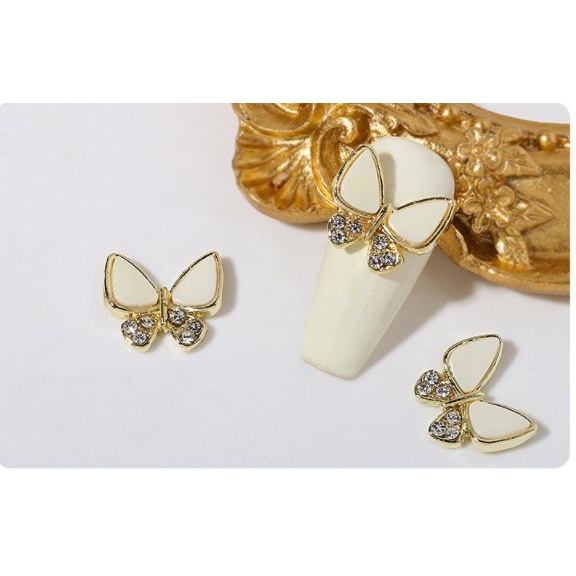 charm trang trí nail