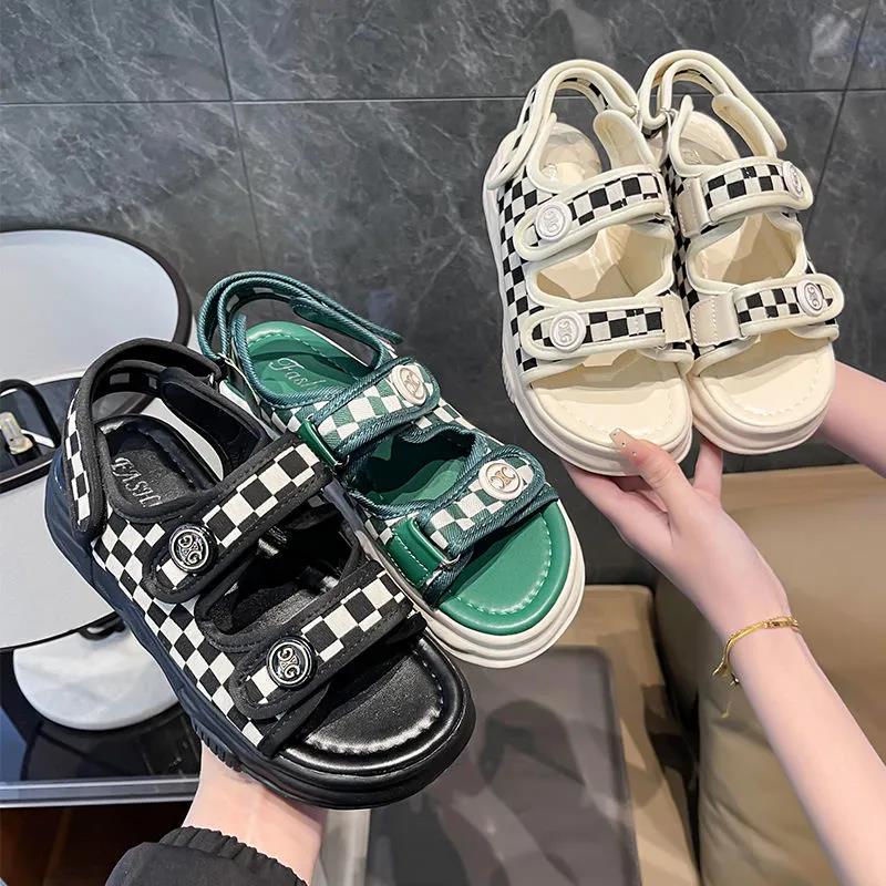 Giày Sandal Họa Tiết Sọc Caro Trắng Đen Phong Cách Hàn Quốc Dễ Phối Đồ