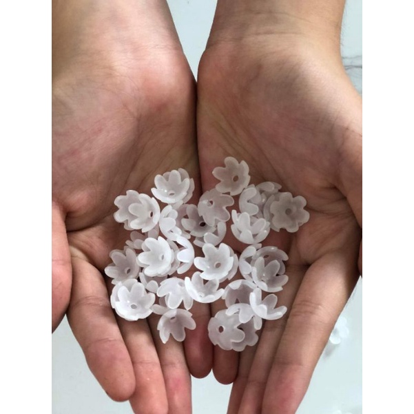 (50g khoảng 190 cái)Hoa nhựa 5 cánh màu đục 13*2mm, nguyên liệu diy
