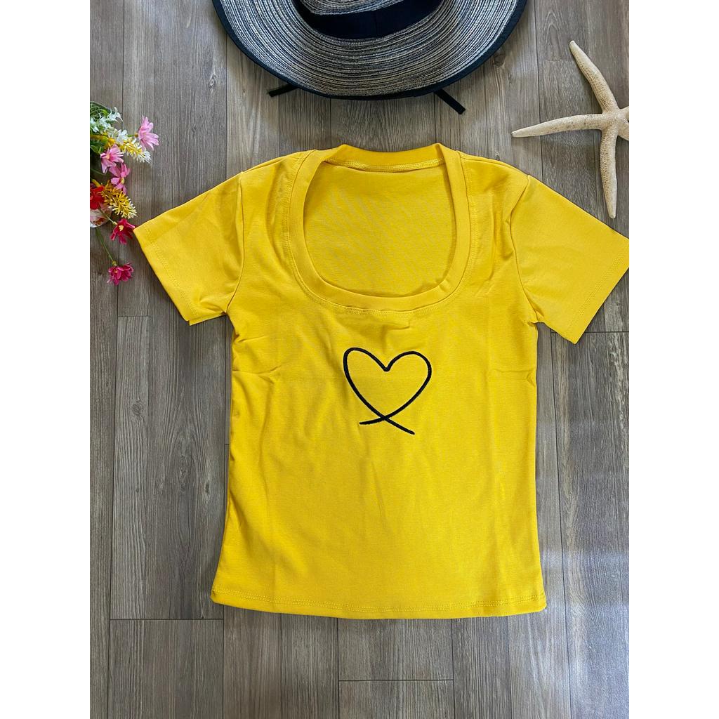 áo thun nữ cổ tròn sâu thêu tim, mới 2021 chính tay shop chụp và quay thật nhé,chất vải thun thái xịn sò, 40-55 ký vừa