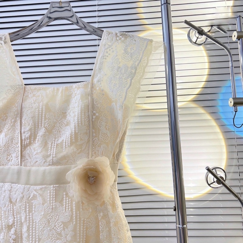 Váy ren cánh tiên