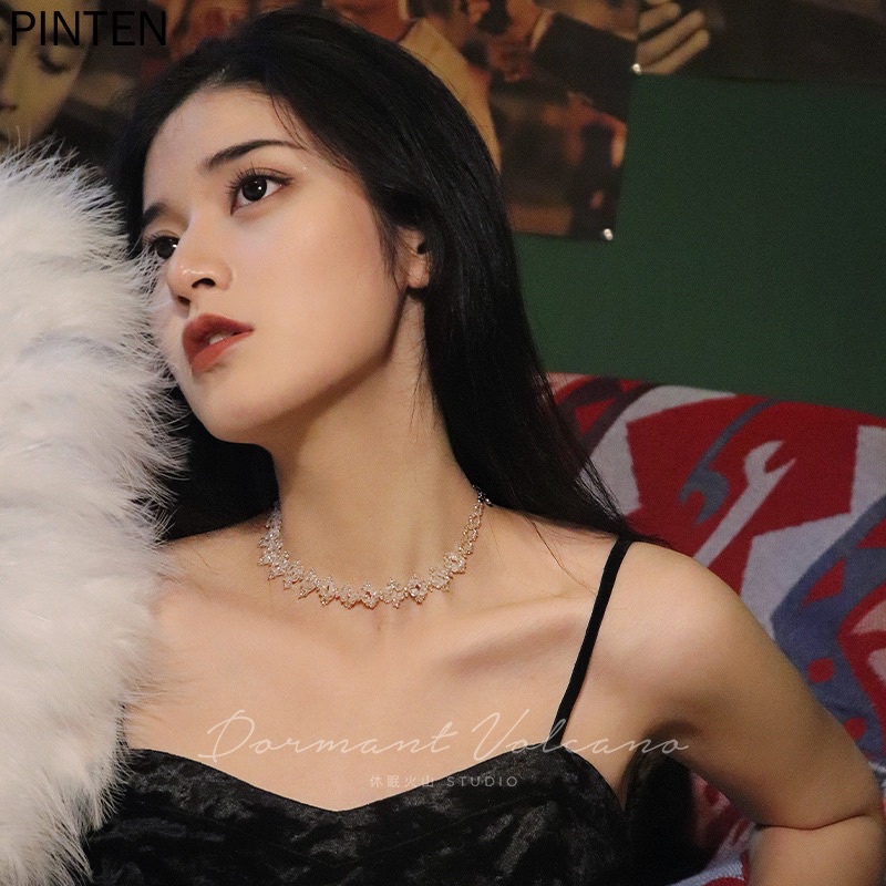 Vòng cổ đá pha lê...