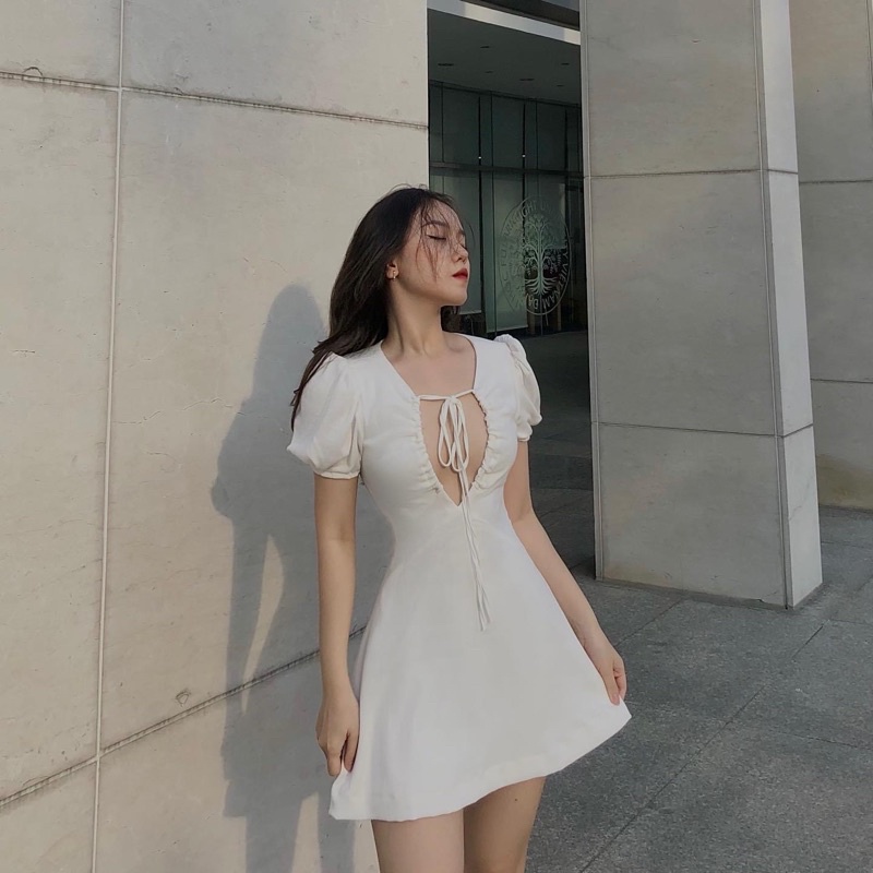 Đầm Xoè Cut Ngực Thiết Kế