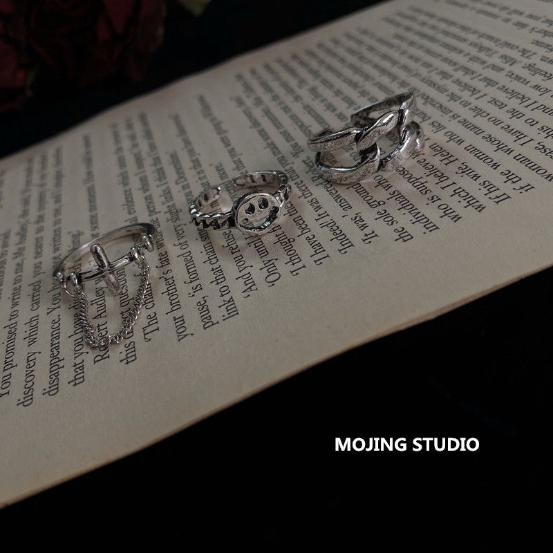 Nhẫn kim loại thiết kế kiểu dáng đơn giản cổ điển