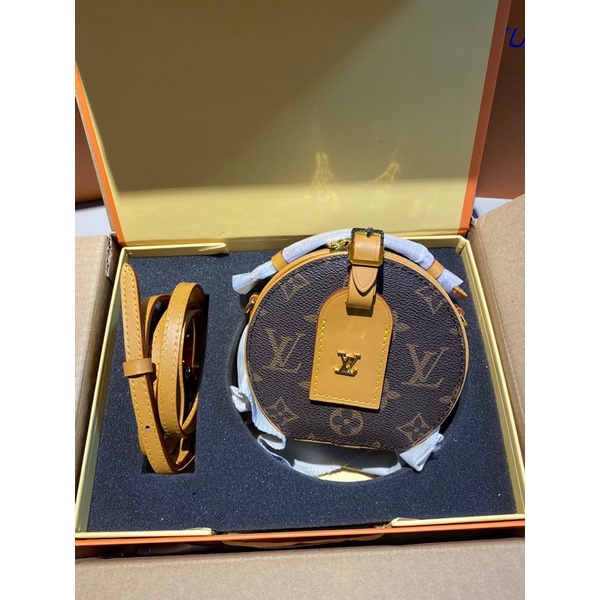Túi đeo chéo nữ dáng tròn thương hiệu Louis Vuitton LV Boite Mini da thật cao cấp