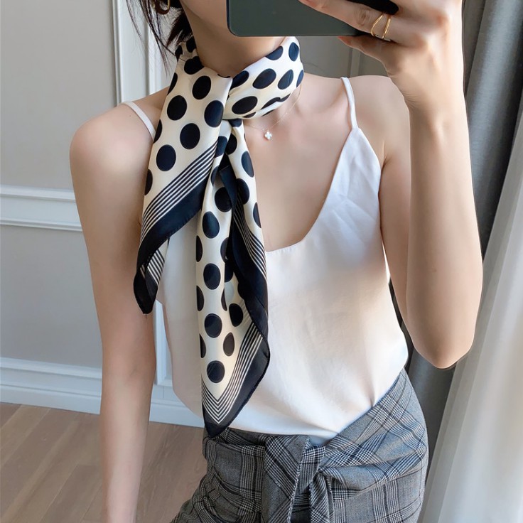 Khăn lụa vuông 70- Khăn turban quàng cổ làm áo yếm lụa Chiffon- Họa tiết chữ D đen trắng