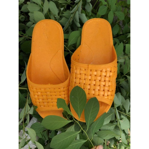 Dép Nhựa nam nữ Đệm Vàng  thích hợp đi trong nhà, đi mưa.