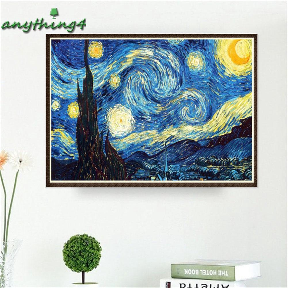 Tranh đính đá mô phỏng bức danh họa Starry Night của Van Gogh tự hoàn thành tại nhà