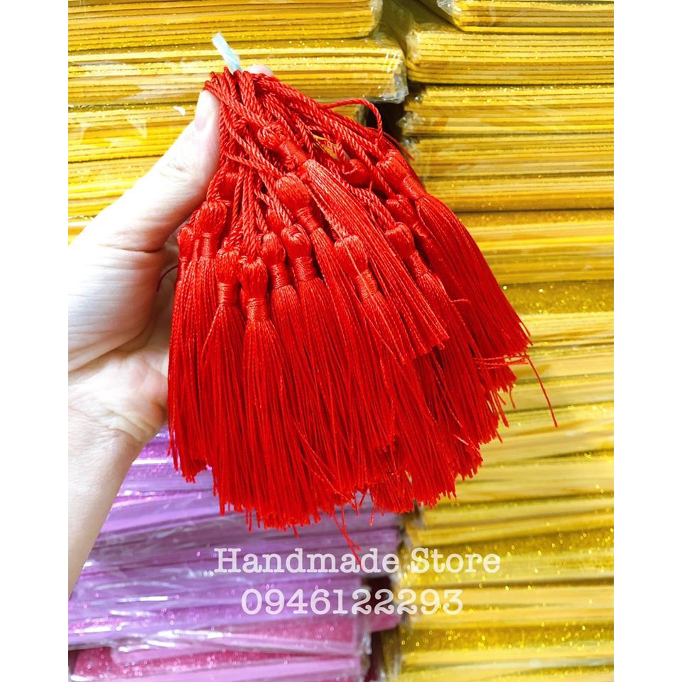 Tua lụa nhiều màu
