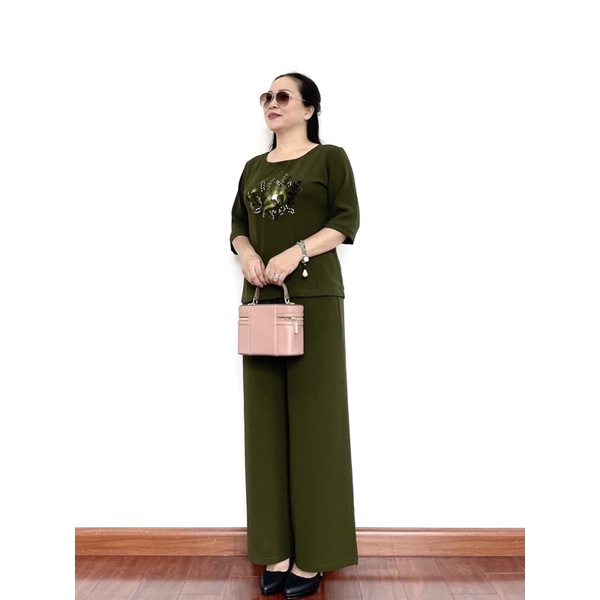 Đồ bộ trung niên nữ Chất đũi cao cấp, Bộ đồ cho mẹ họa tiết thêu hoa ngực, tay lỡ, Form xuông dành cho quý bà