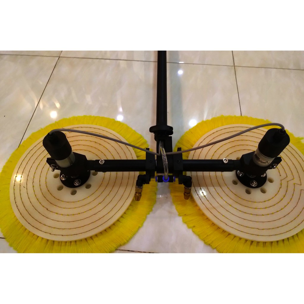 Chổi vệ sinh năng lượng mặt trời DVBD-01C