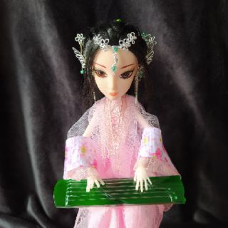 Đàn cổ trang cho búp bê 30 cm