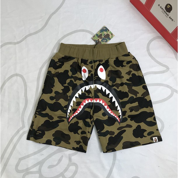 Bộ áo thun phối quần short thoáng khí co giãn tốt in hình cá mập rằn ri hiệu BAPE thời trang mùa hè cho nam và nữ