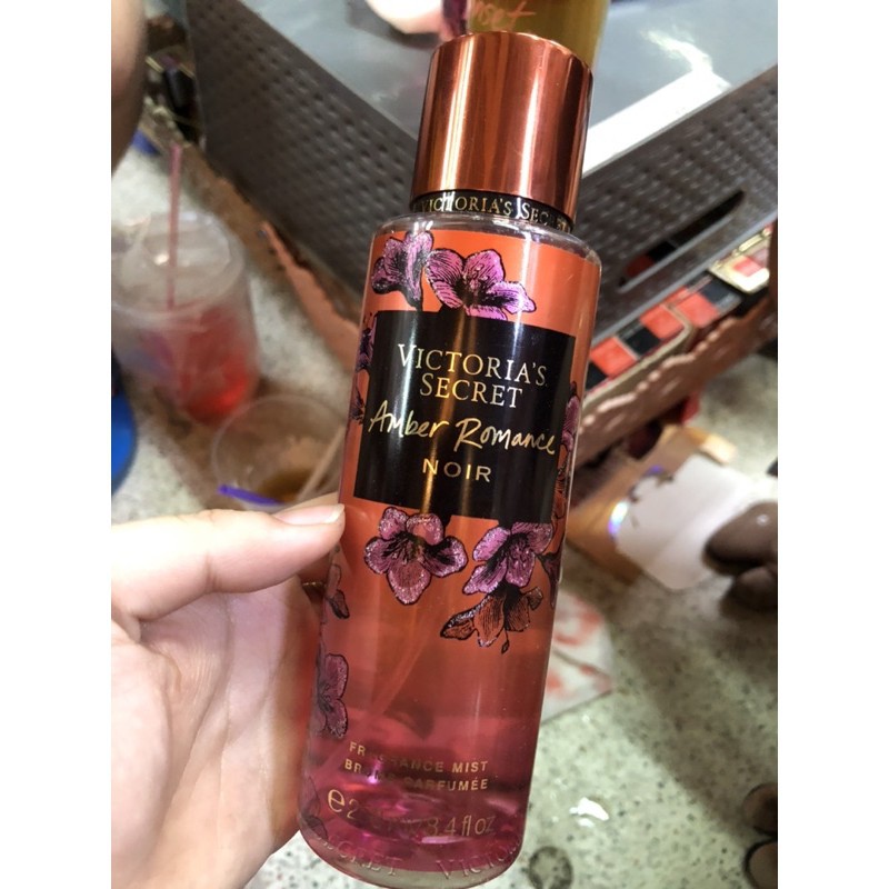 Body Mist Victoria's Secret AMBER ROMANCE AUTHENTIC | Thế Giới Skin Care