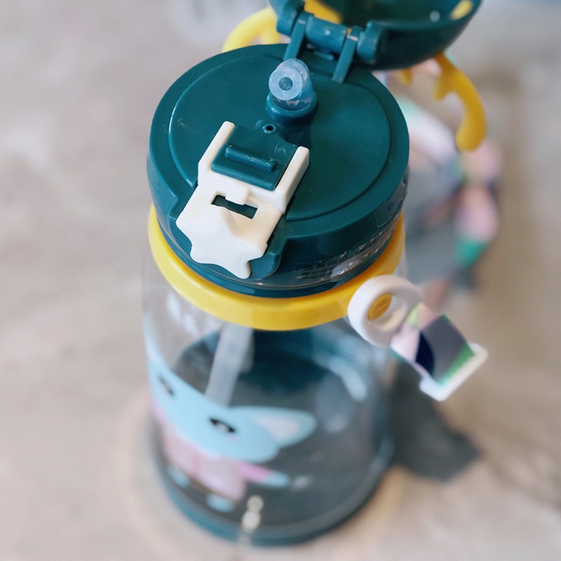 Bình Nước Nhựa Có Ống Hút Hình Sừng Hươu Hoạt Hình 600ml Cho Bé