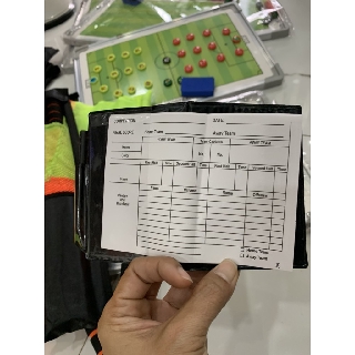 Thẻ trọng tài bóng đá