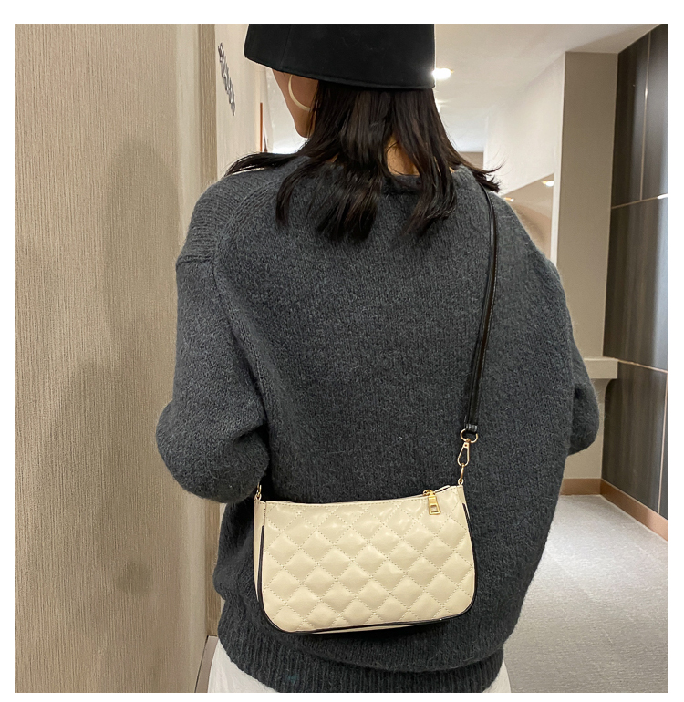 Túi xách đeo chéo thời trang dành cho nữ IELGY