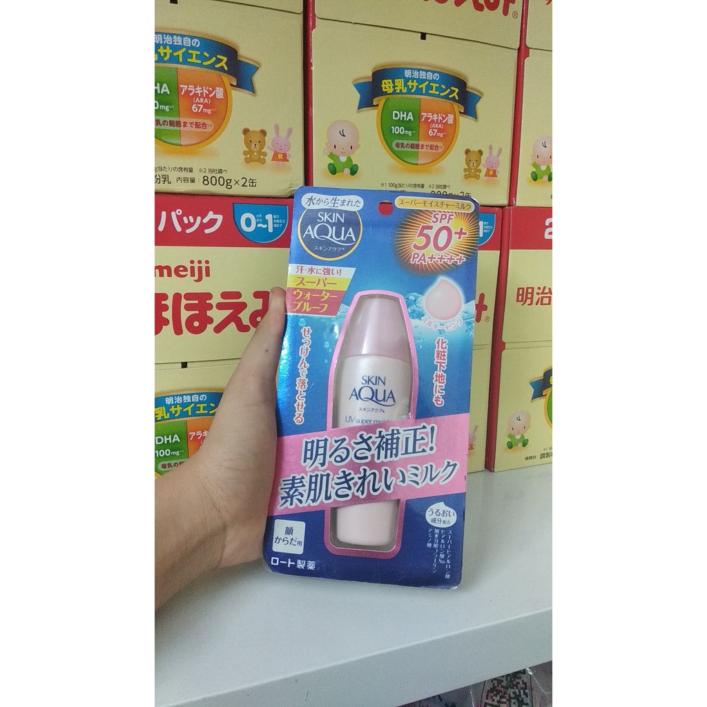 Kem chống nắng Sunplay Skin Aqua UV Moisture Milk SPF50