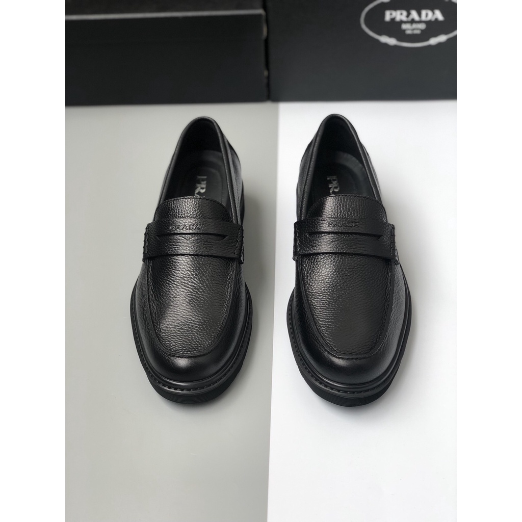 Giày lười nam da thật PRADA thiết kế đơn giản, thanh lịch mang đến sự cao cấp
